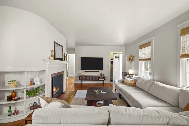 $2,800 | 80 Lakeshore Drive, East Greenwich, RI 02818