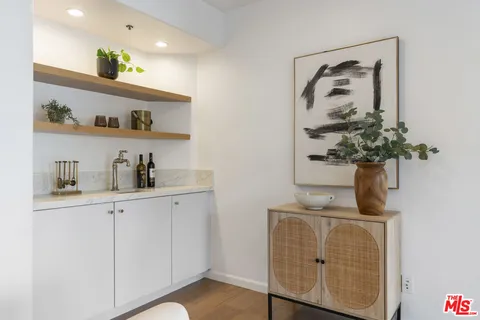 $1,149,000 | 11690 Montana Avenue, Unit 201, Los Angeles, CA 90049