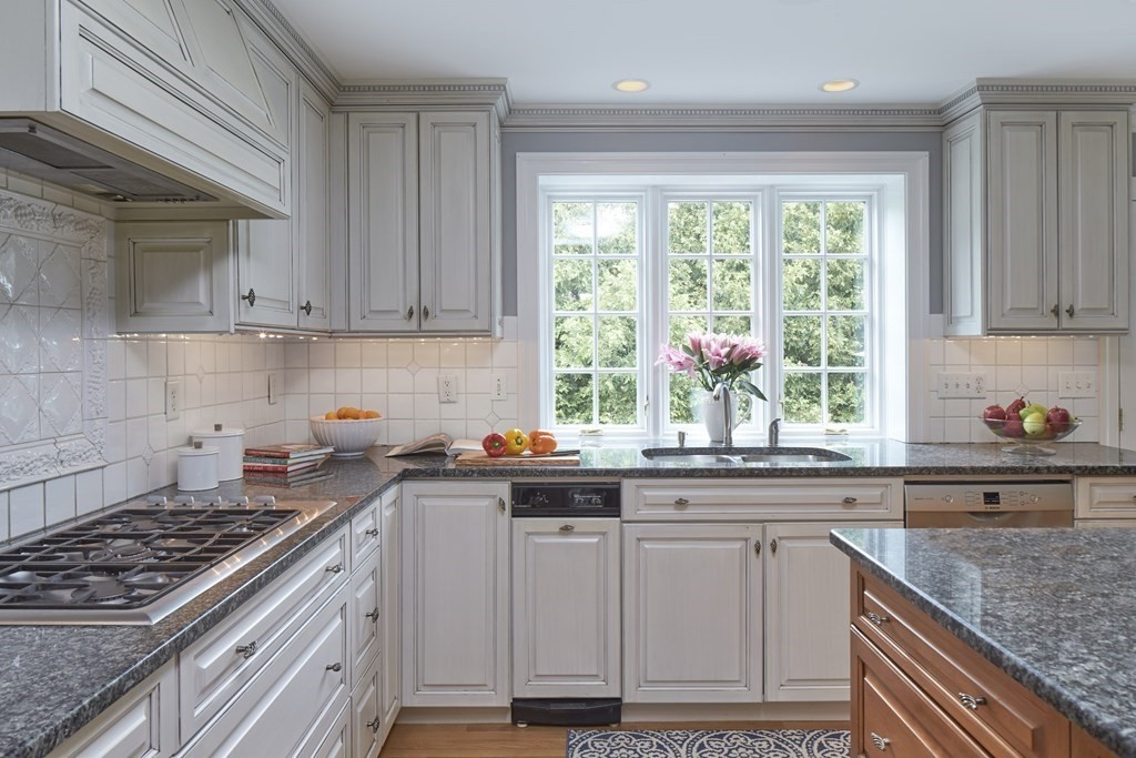 44 Hastings Road Belmont, MA 02478 - Photo 7 of 20 Gallery Image 7