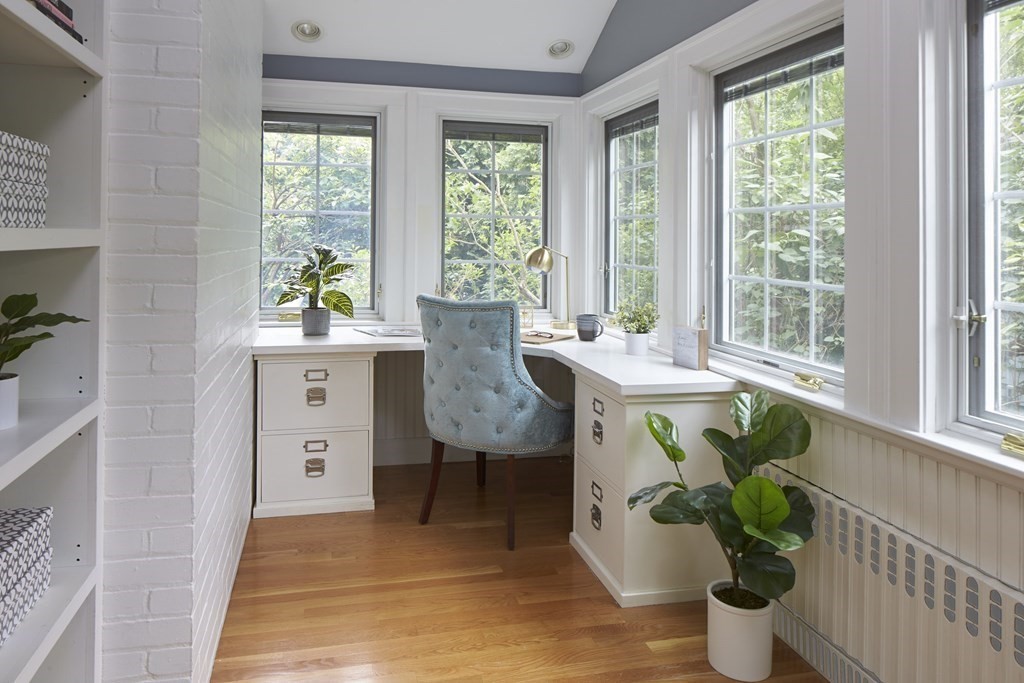 44 Hastings Road Belmont, MA 02478 - Photo 8 of 20 Gallery Image 8