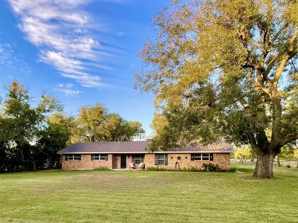 $350,000 | 945 Brickyard Road, West, TX 76691