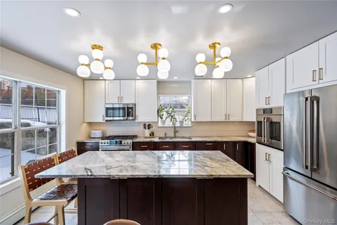 $1,899,000 | 34 Wooleys Lane, Great Neck, NY 11023