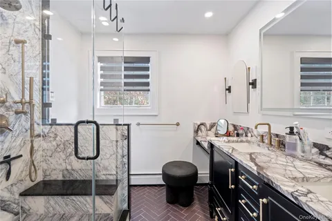 $1,899,000 | 34 Wooleys Lane, Great Neck, NY 11023