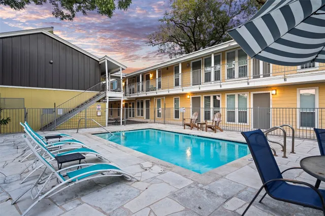 $900 | 2526 Durwood Street, Unit 110, Austin, TX 78704