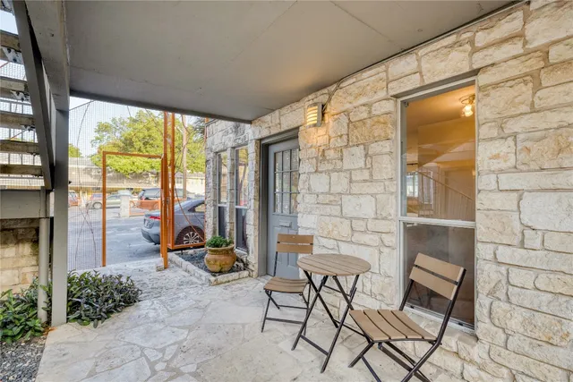 $900 | 2526 Durwood Street, Unit 110, Austin, TX 78704