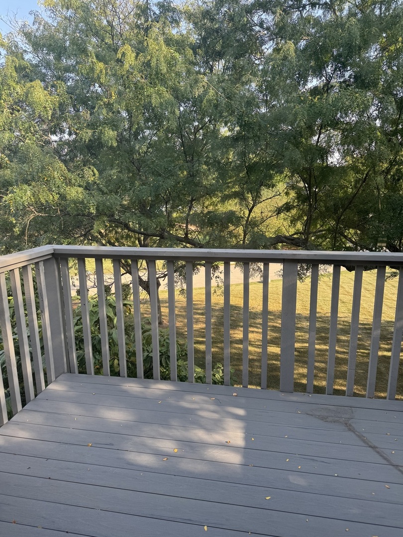 827 North Shoreline Road, Unit B Lake Barrington, IL 60010 - Photo 2 of 11