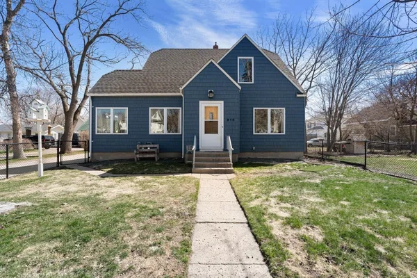 $319,900 | 815 South Elm Avenue, Owatonna, MN 55060