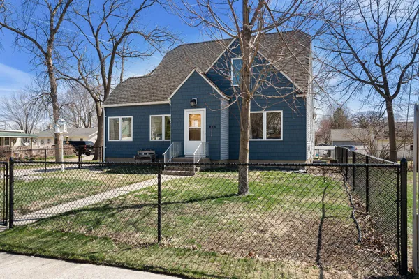 $319,900 | 815 South Elm Avenue, Owatonna, MN 55060