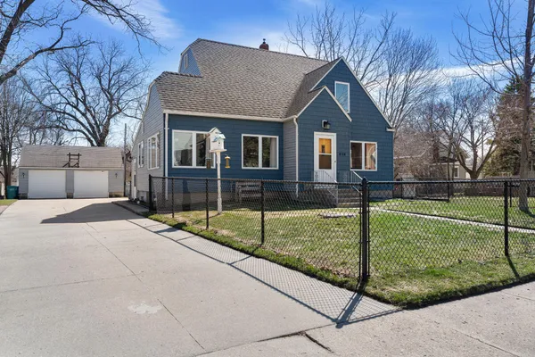 $319,900 | 815 South Elm Avenue, Owatonna, MN 55060