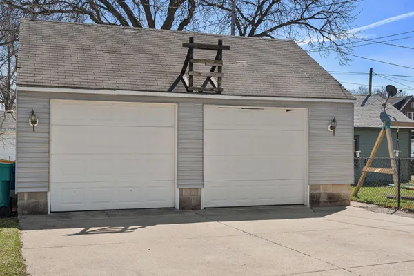 $319,900 | 815 South Elm Avenue, Owatonna, MN 55060