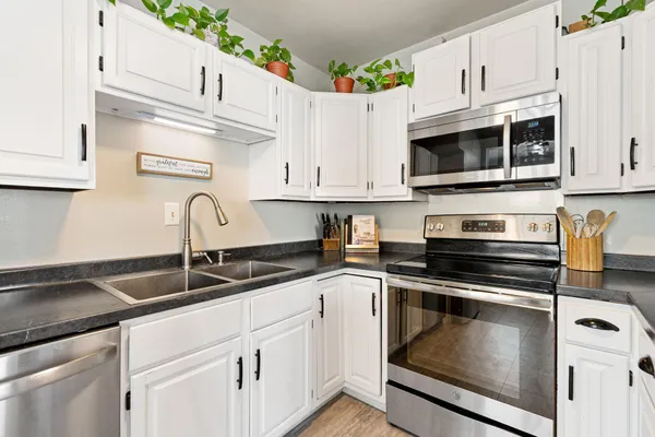 $319,900 | 815 South Elm Avenue, Owatonna, MN 55060