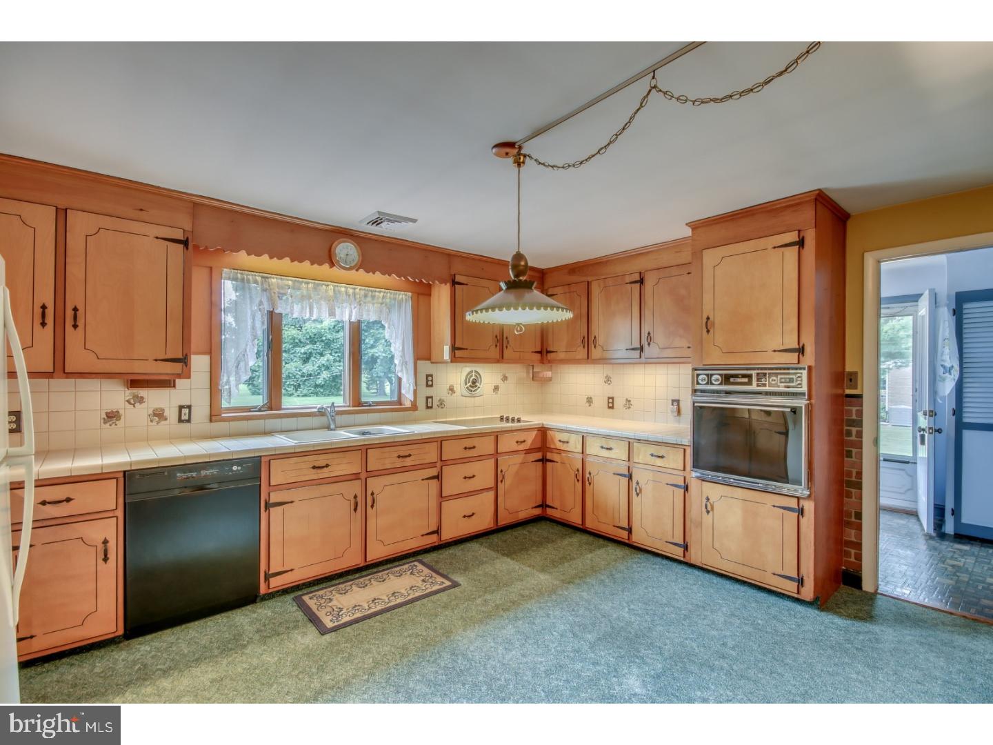 2942 Township Line Road Norristown, PA 19403 - Photo 10 of 25 Gallery Image 10