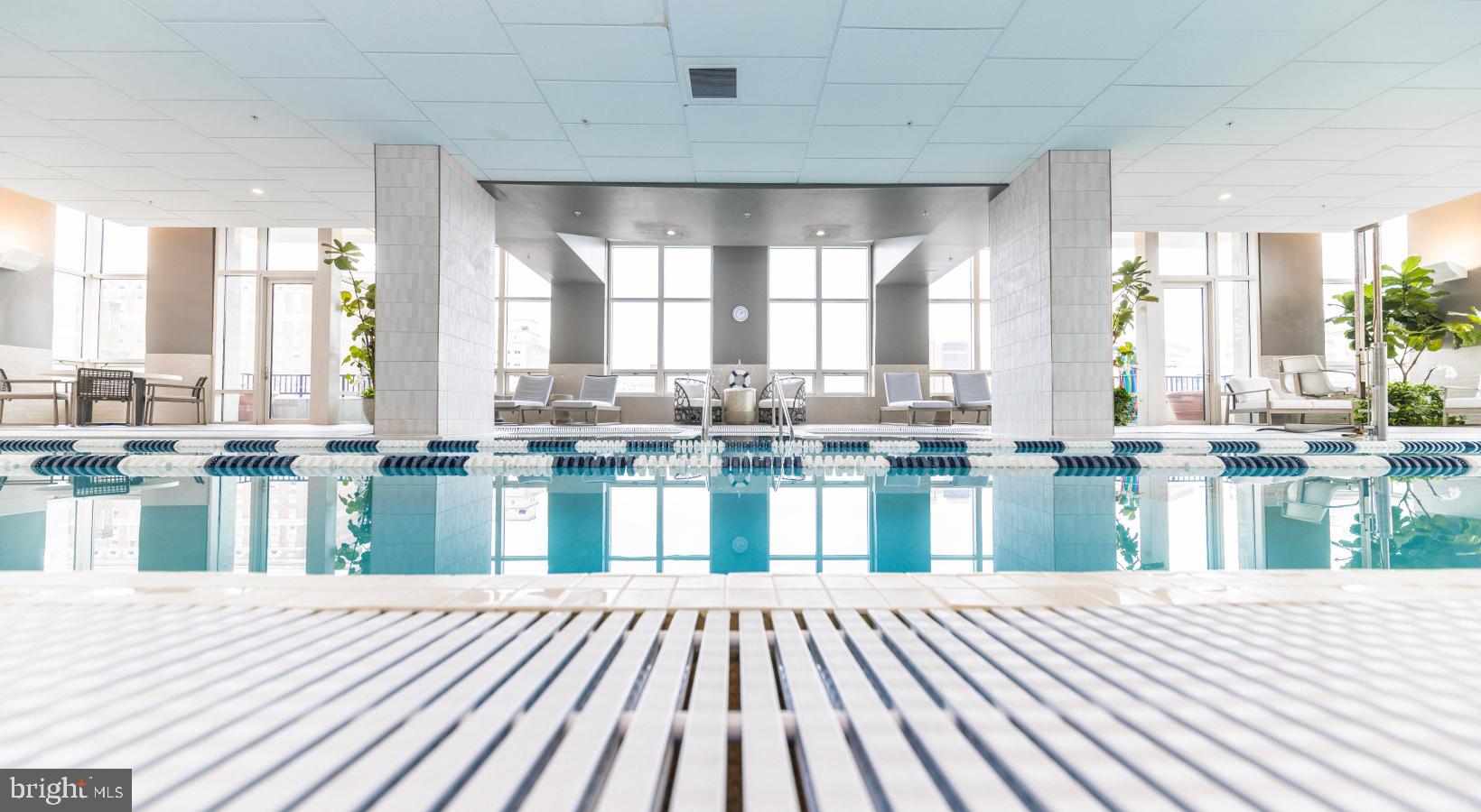 204 West Washington Square, Unit 1301 Philadelphia, PA 19106 - Photo 7 of 19 a very nice looking kitchen with a large window