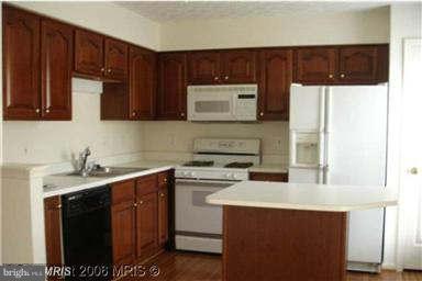 8615 Fire Rock Road Laurel, MD 20724 - Photo 3 of 9 Kitchen