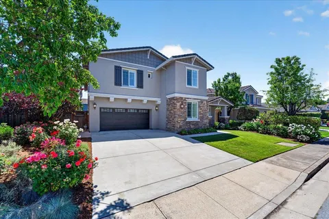 $1,900,000 | 18042 Calle Central, Morgan Hill, CA 95037