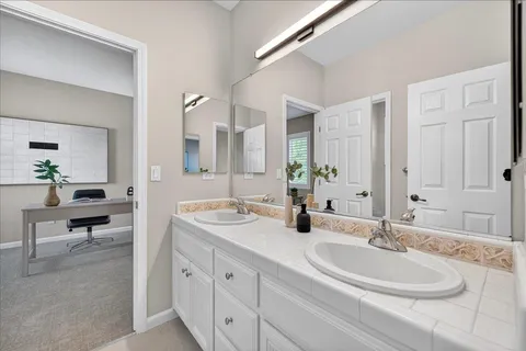$1,900,000 | 18042 Calle Central, Morgan Hill, CA 95037