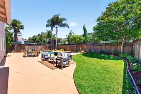 $1,900,000 | 18042 Calle Central, Morgan Hill, CA 95037