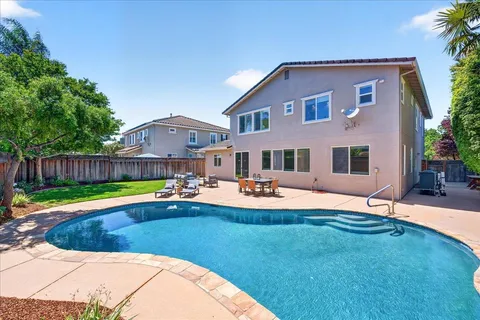 $1,900,000 | 18042 Calle Central, Morgan Hill, CA 95037