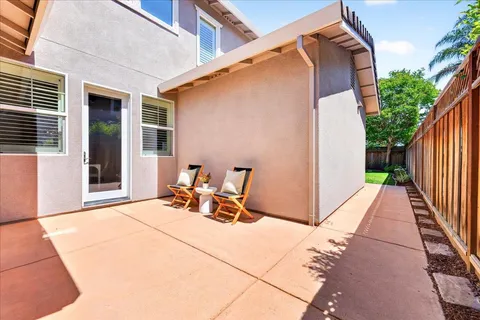 $1,900,000 | 18042 Calle Central, Morgan Hill, CA 95037