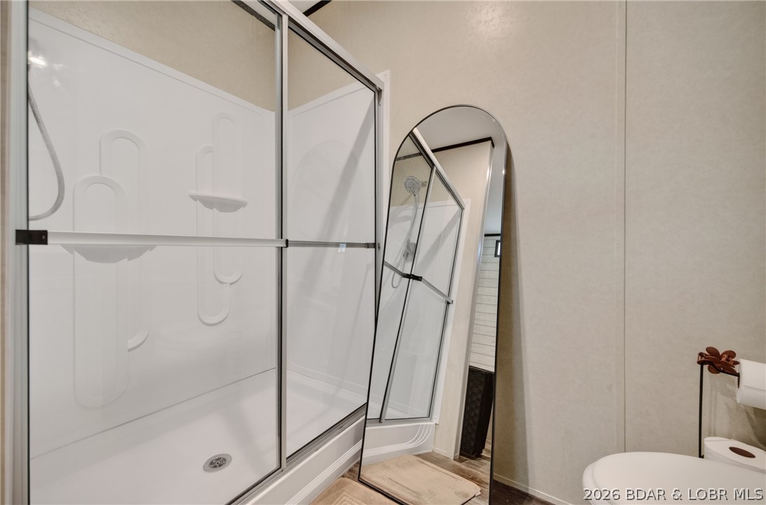 159 Cross Crk Road Marshfield, MO 65706 - Photo 17 of 33 Primary Bathroom