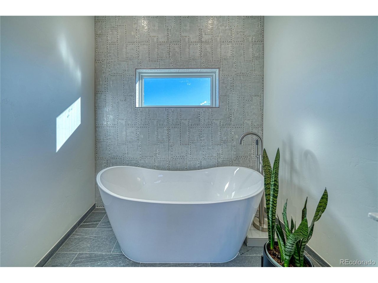 57884 Co Road Moffat, CO 81143 - Photo 31 of 40 Free-standing Bathtub