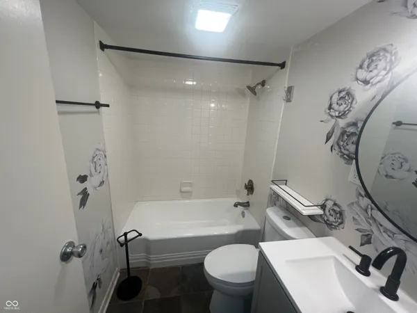 $1,795 | 3965 North Meridian Street, Unit 2D, Indianapolis, IN 46208