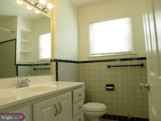 335 Hickory Road Warminster, PA 18974 - Photo 4 of 6