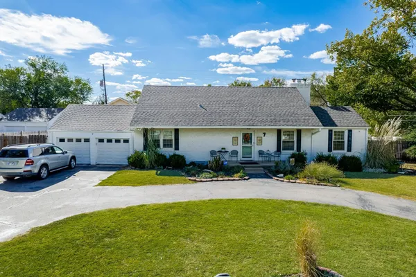 $371,500 | 7 North Beech Road, Wichita, KS 67206