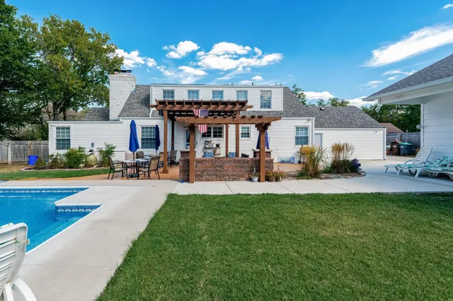 $371,500 | 7 North Beech Road, Wichita, KS 67206