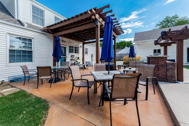 $371,500 | 7 North Beech Road, Wichita, KS 67206