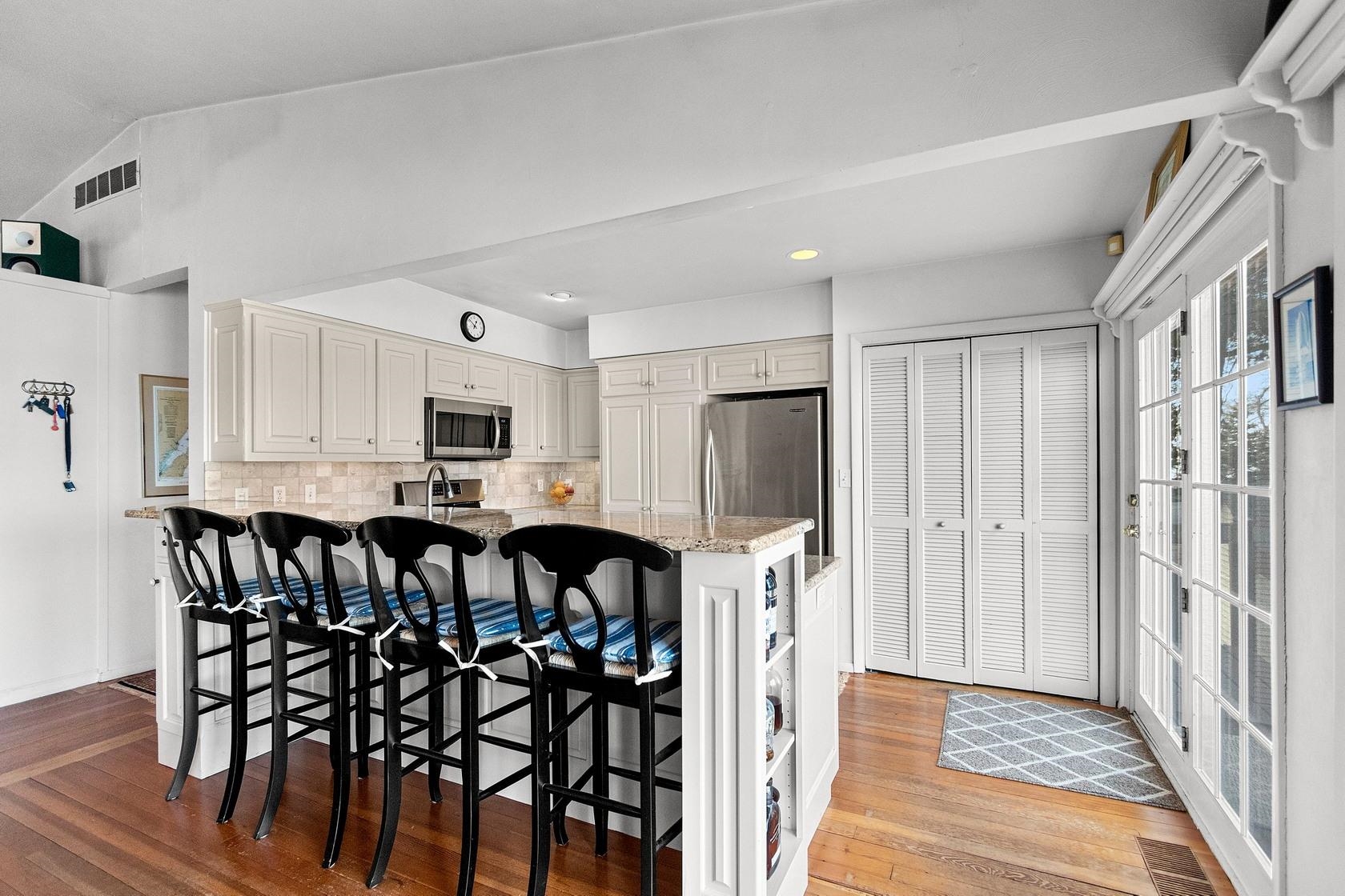 5141 Edgewater Beach Road Green Bay, WI 54311 - Photo 14 of 27
