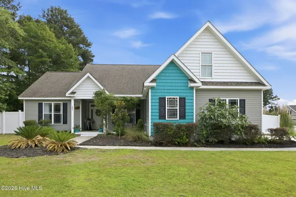 $382,000 | 301 Big Pine Court, Hubert, NC 28539