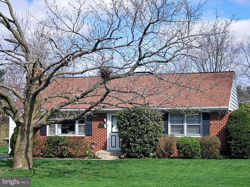 423 Delp Road Lancaster, PA 17601 - Photo 2 of 13 Gallery Image 2