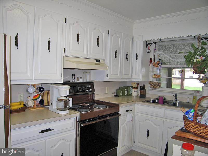 423 Delp Road Lancaster, PA 17601 - Photo 6 of 13 Gallery Image 6