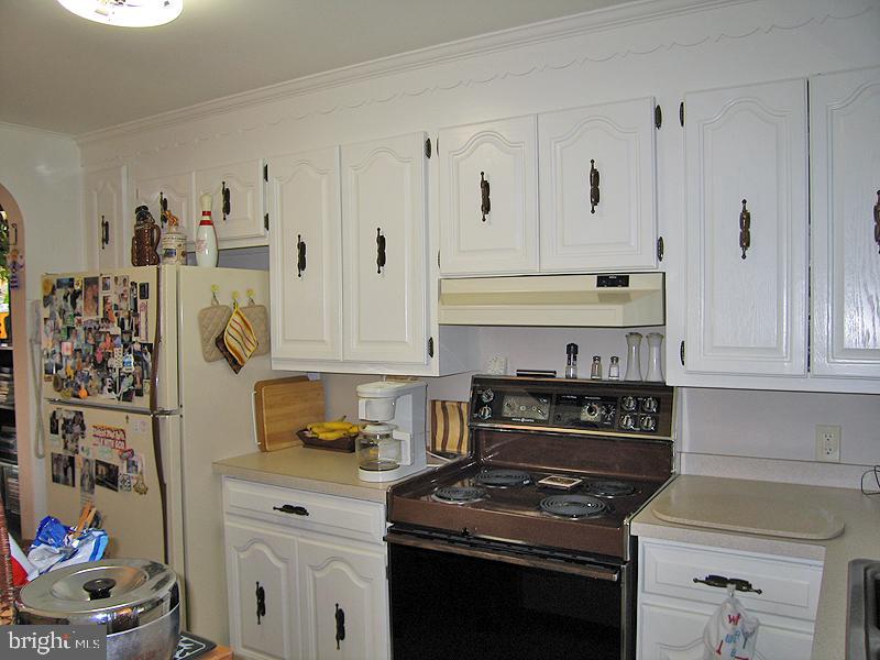423 Delp Road Lancaster, PA 17601 - Photo 7 of 13 Gallery Image 7