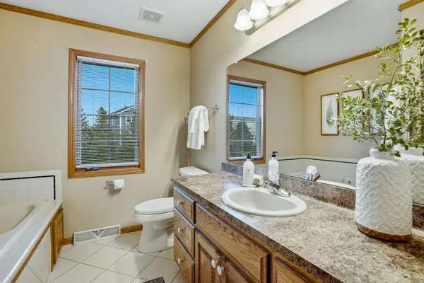 $565,000 | 1001 Spring Waters Drive, Oconomowoc, WI 53066