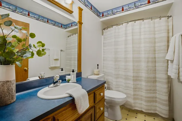 $565,000 | 1001 Spring Waters Drive, Oconomowoc, WI 53066