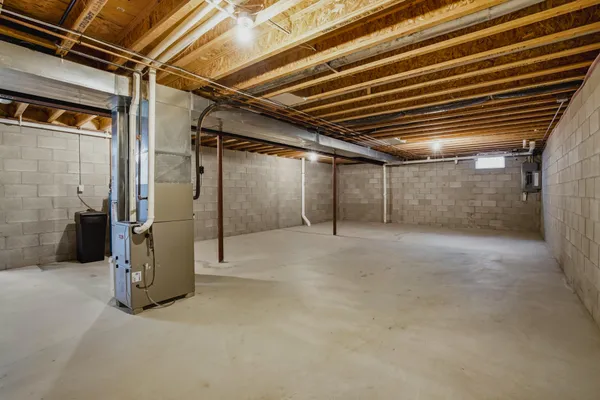 $565,000 | 1001 Spring Waters Drive, Oconomowoc, WI 53066