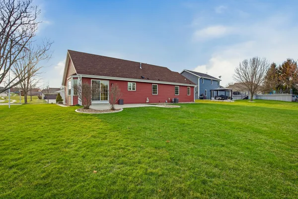 $565,000 | 1001 Spring Waters Drive, Oconomowoc, WI 53066