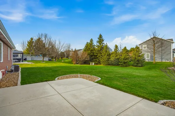 $565,000 | 1001 Spring Waters Drive, Oconomowoc, WI 53066