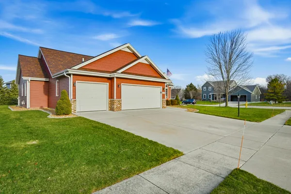 $565,000 | 1001 Spring Waters Drive, Oconomowoc, WI 53066