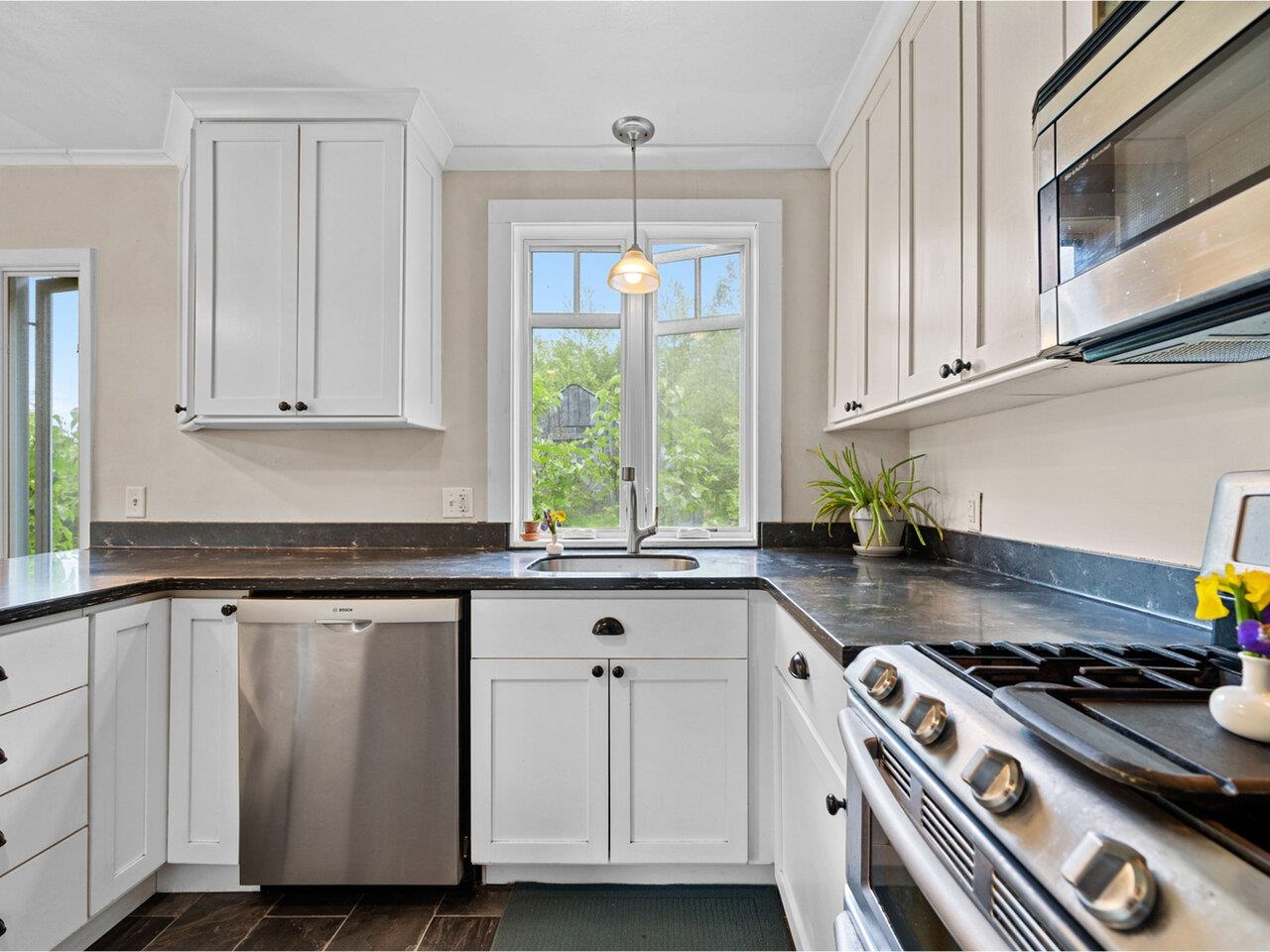 89 Carlson Road Worcester, VT 05682 - Photo 16 of 60