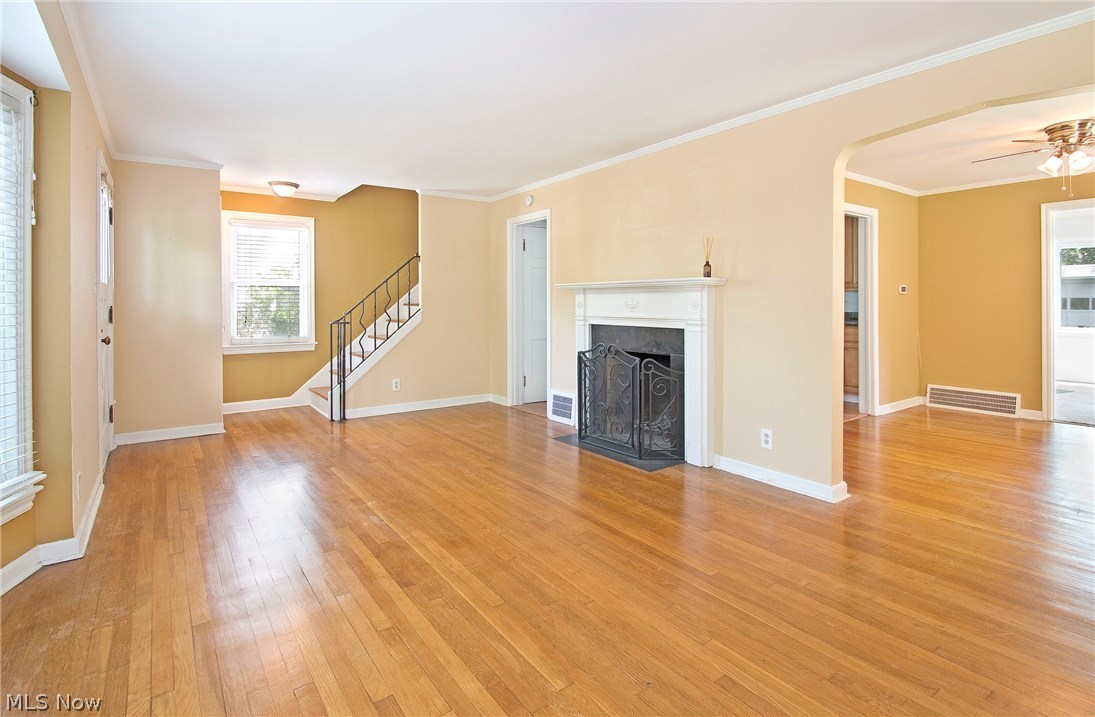 1097 Rushleigh Road Cleveland Heights, OH 44121 - Photo 3 of 15