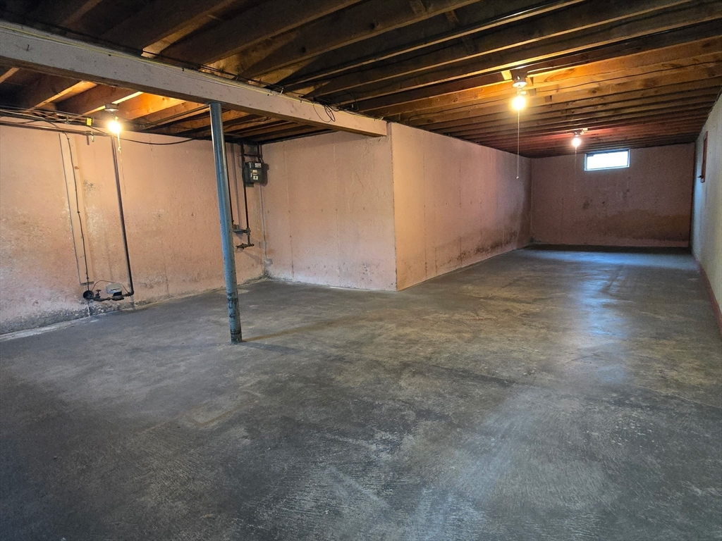 95 Herrman Street West Springfield, MA 01089 - Photo 15 of 22