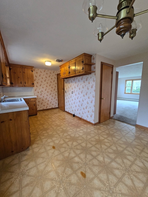 95 Herrman Street West Springfield, MA 01089 - Photo 7 of 22