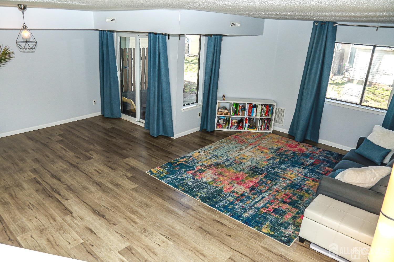 5805 Hana Road Edison, NJ 08817 - Photo 13 of 33