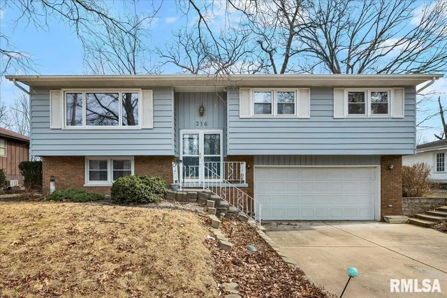 $199,900 | 316 Rainbow Drive, Creve Coeur, IL 61610