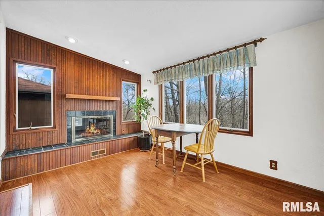 $199,900 | 316 Rainbow Drive, Creve Coeur, IL 61610