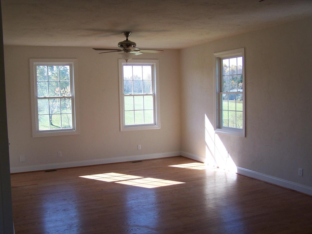 32 Huff Road Fincastle, VA 24090 - Photo 4 of 9 Interior 1