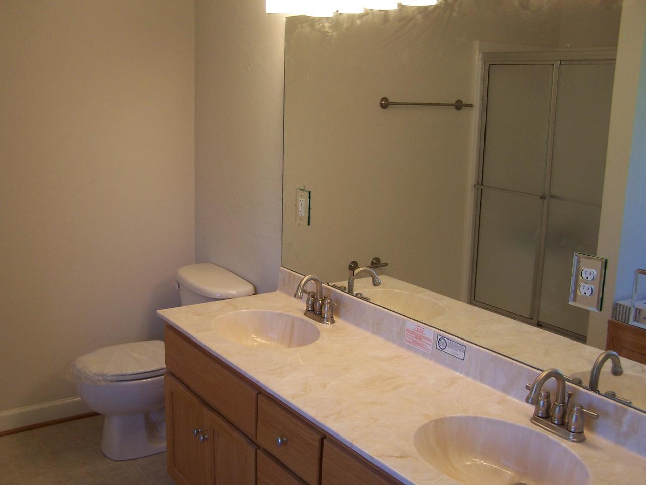 32 Huff Road Fincastle, VA 24090 - Photo 6 of 9 Bathroom
